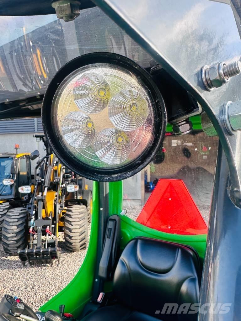 Avant 735 多功能裝載機