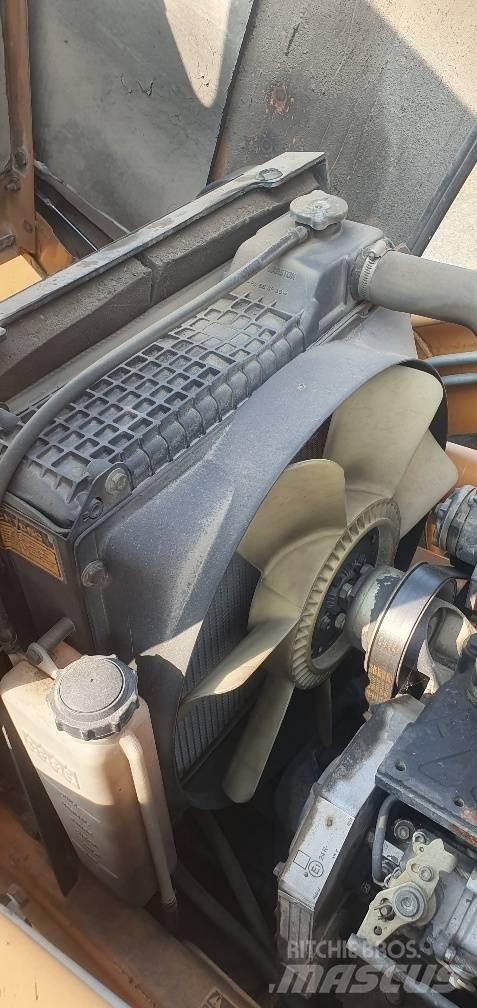 CASE 580 SLE 反鏟裝載機