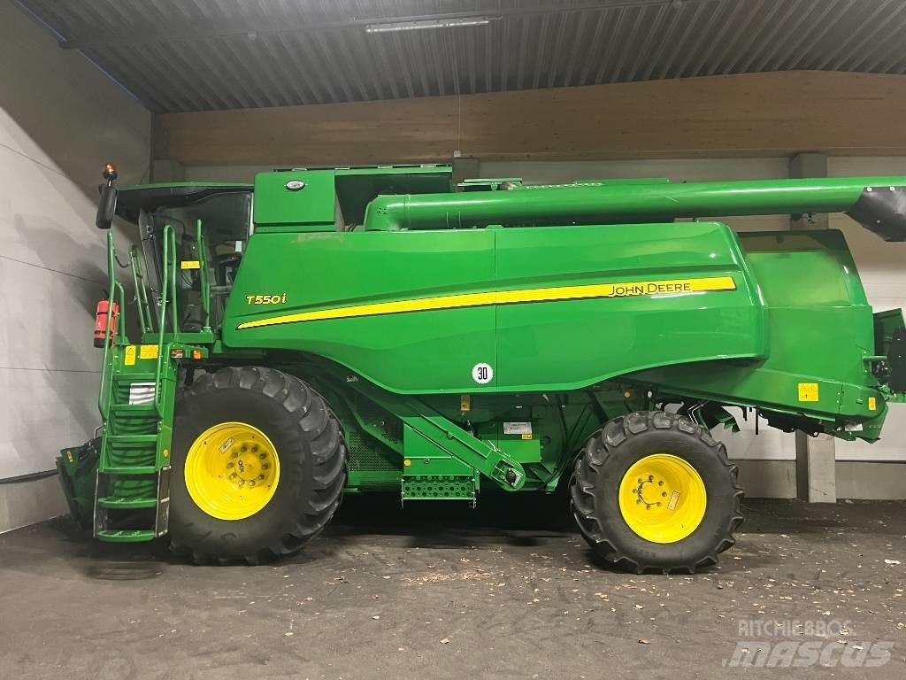 John Deere T550i 聯合收穫機