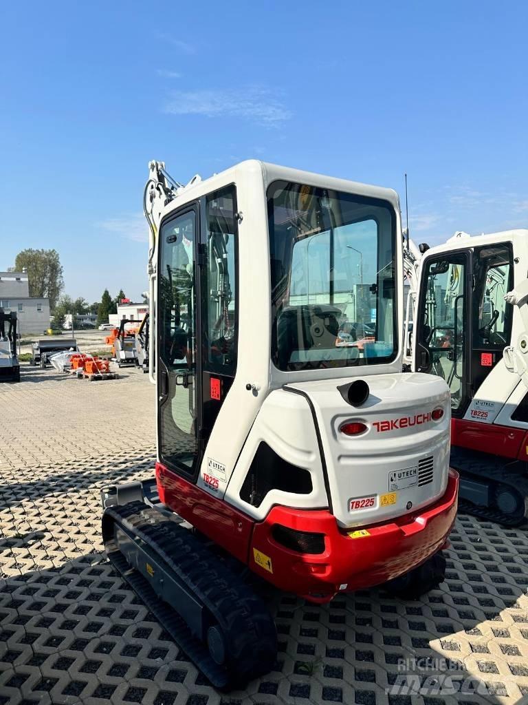 Takeuchi TB 225 V0 小型挖土機/掘鑿機<7t(小型挖掘機)