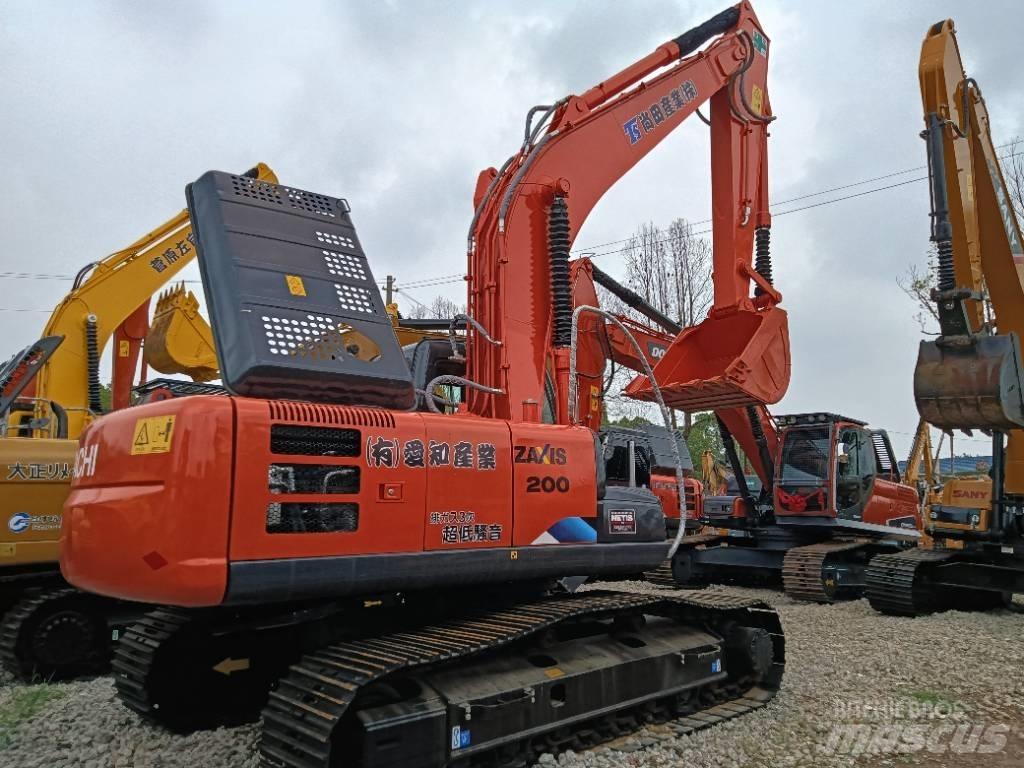 Hitachi ZX 200 履帶式 挖土機/掘鑿機/挖掘機