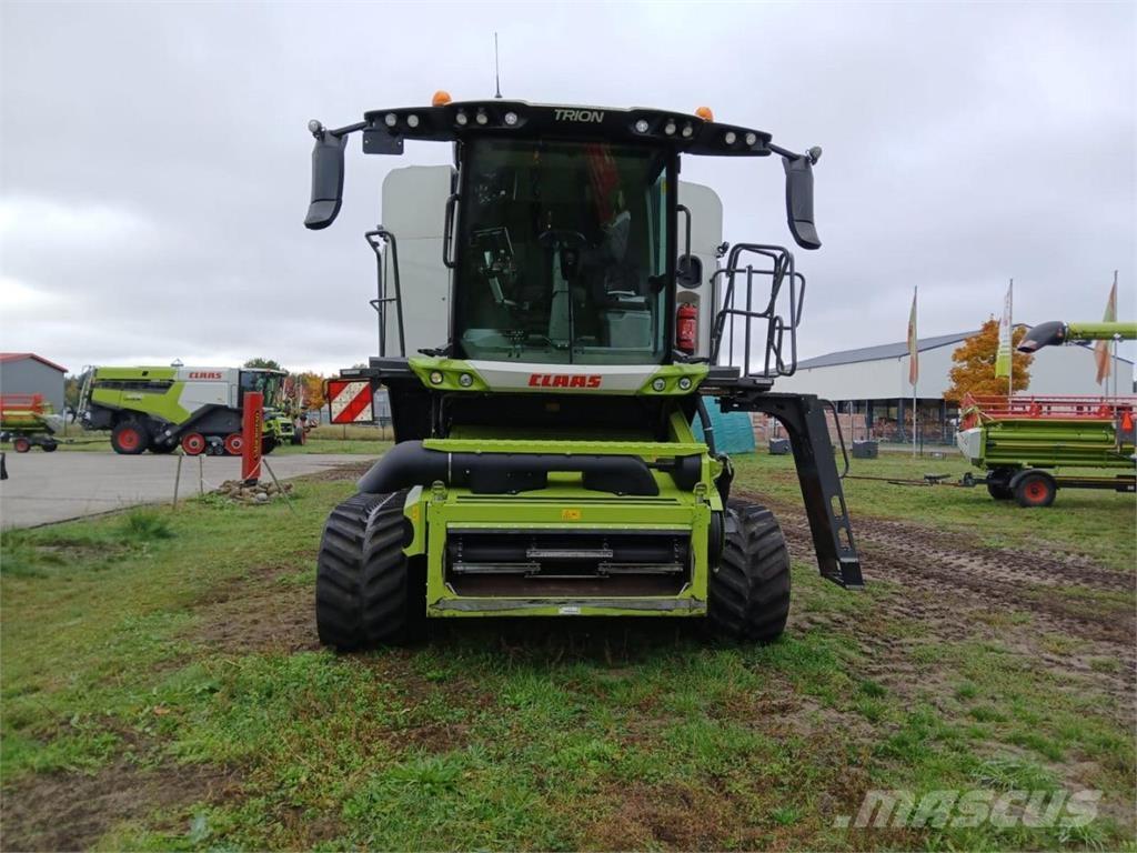 CLAAS Trion 660 TT 聯合收穫機