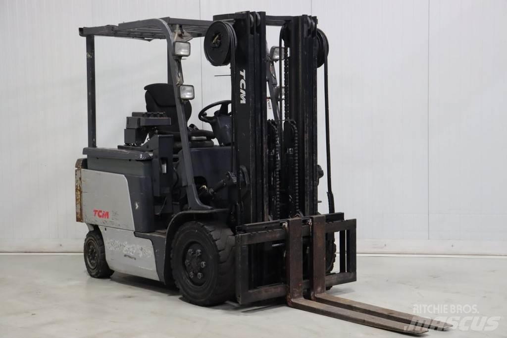 TCM FB30-7 電動堆高機
