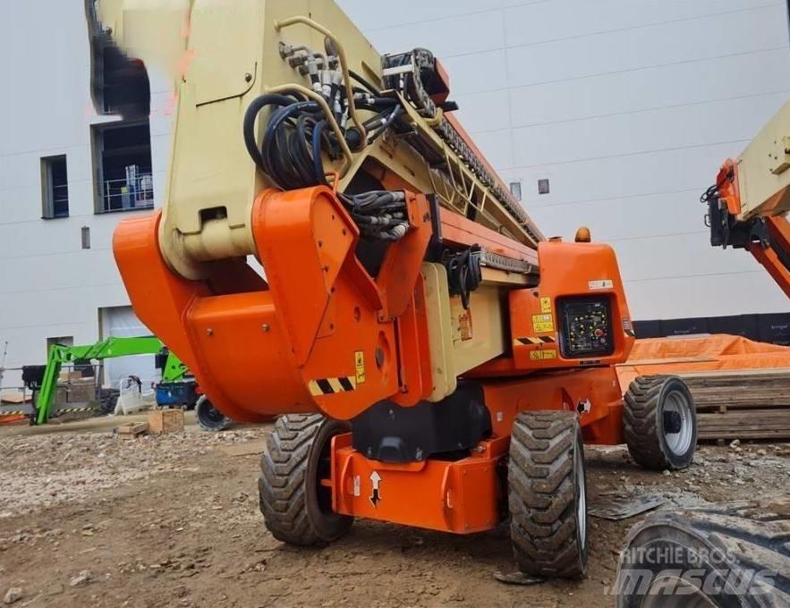 JLG 1250 AJP 曲臂高空作業車
