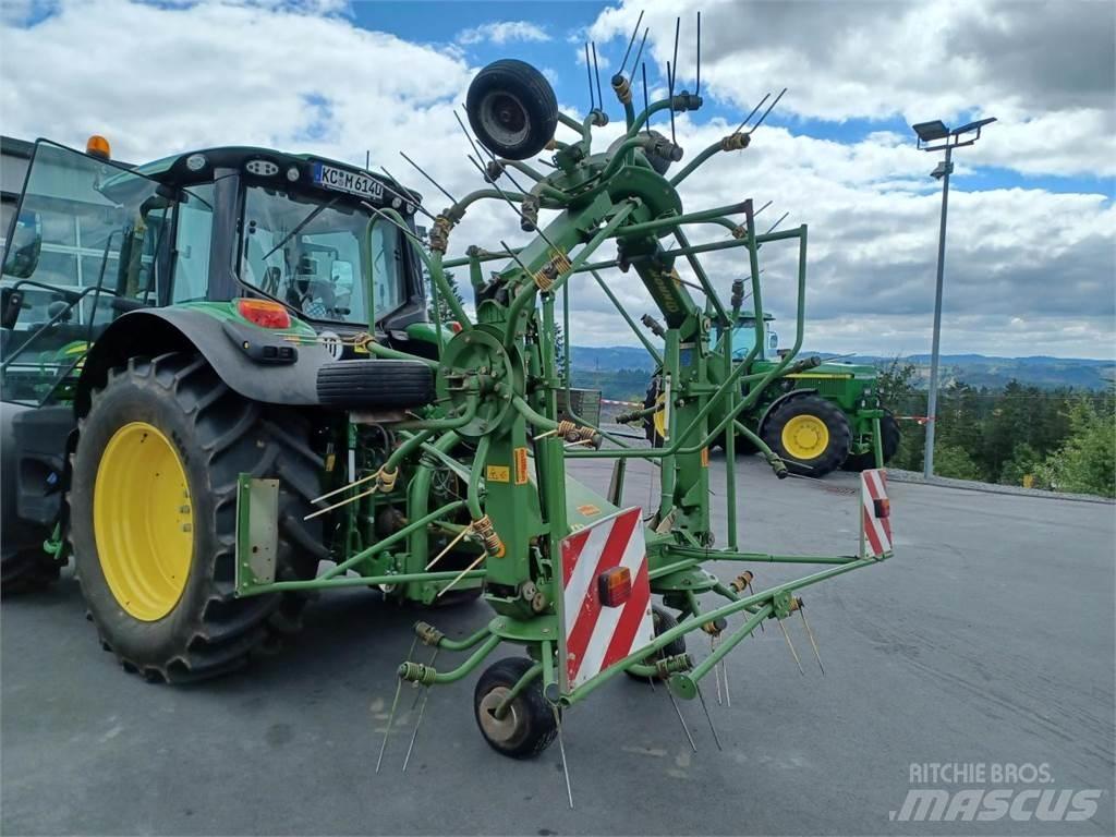 Krone KW 6.70/6 耙與翻草機