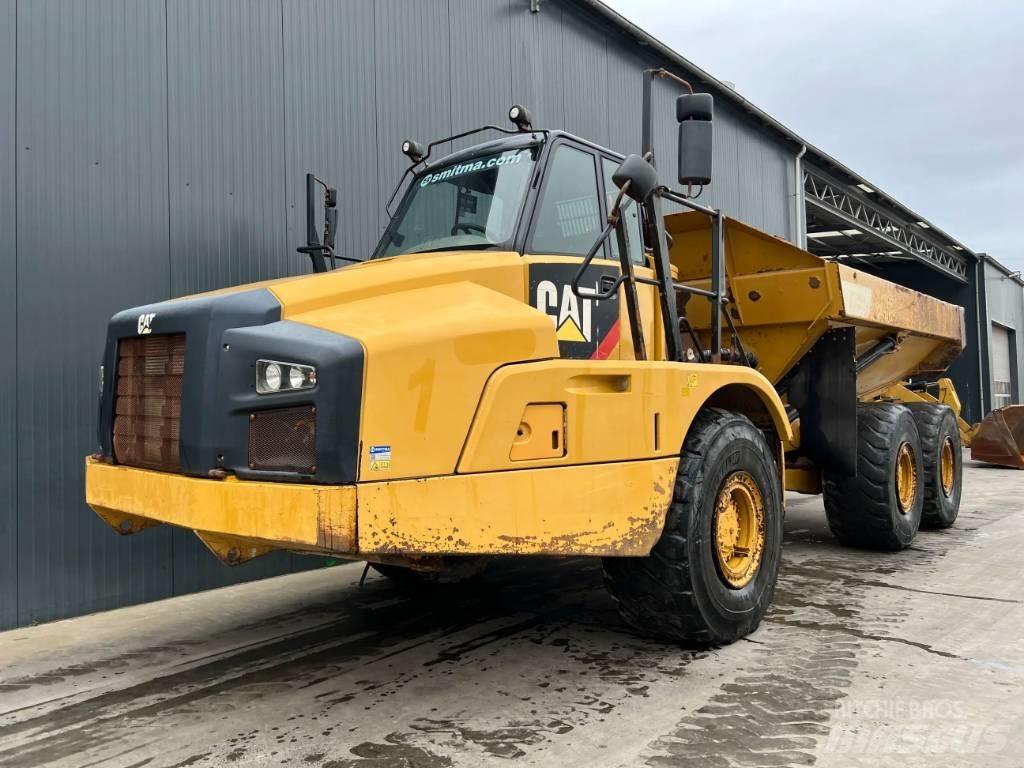 CAT 735B 鉸接式起吊車