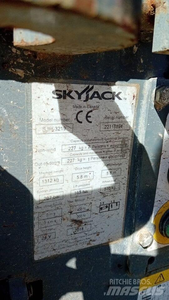 SkyJack SJ 3219 剪式升降機