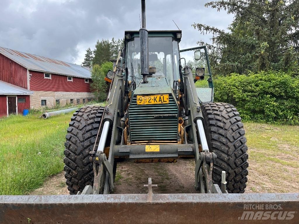 Lännen 740 反鏟裝載機
