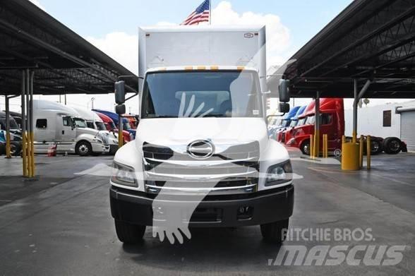 Hino 268 貨箱式卡車