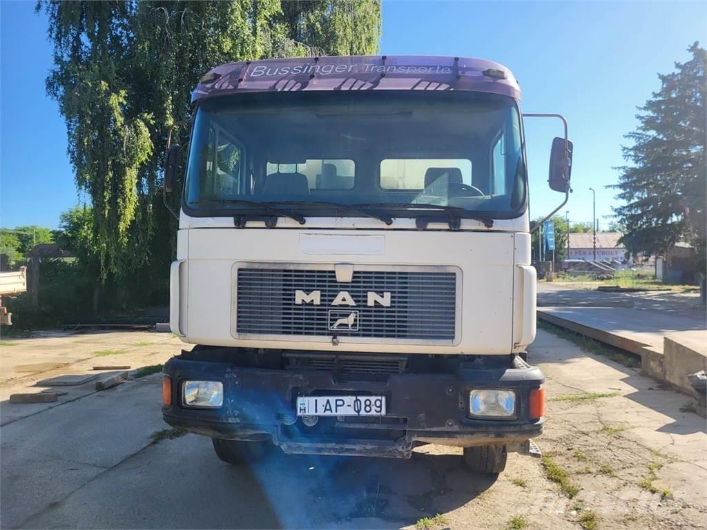 MAN 32.342 8X4 商用底盤車