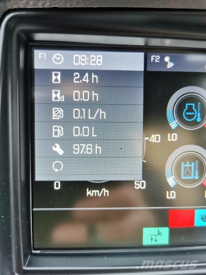 Kramer KT557 伸縮臂操作車