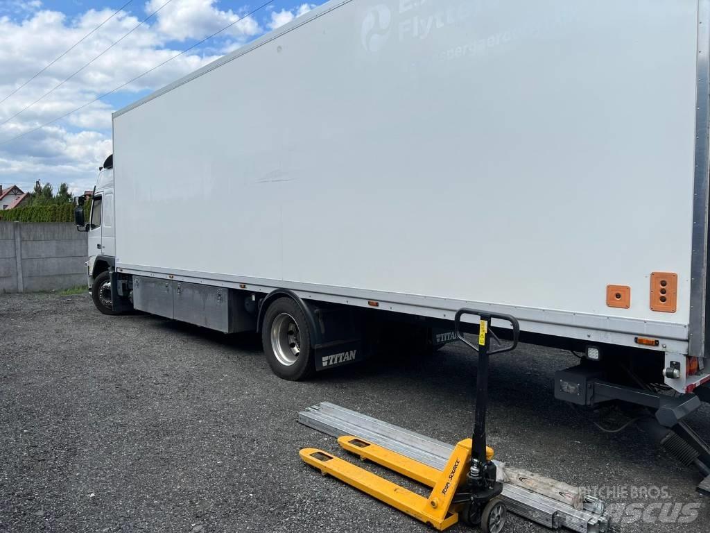 Volvo FM 330 貨箱式卡車