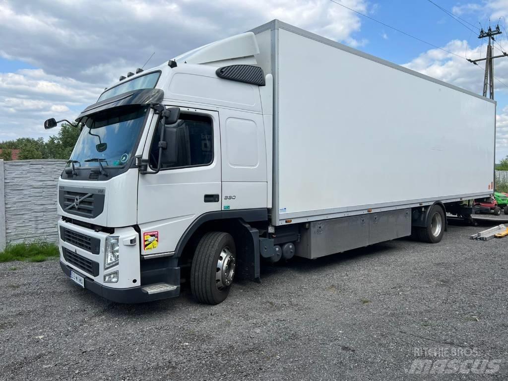 Volvo FM 330 貨箱式卡車