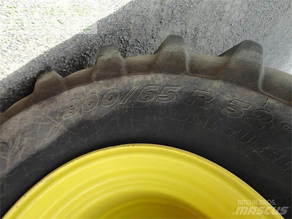 John Deere t670 聯合收穫機