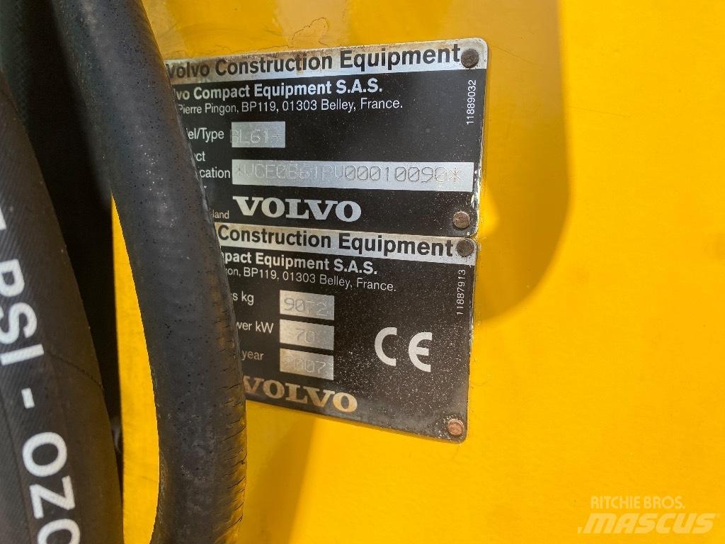 Volvo BL 61 反鏟裝載機