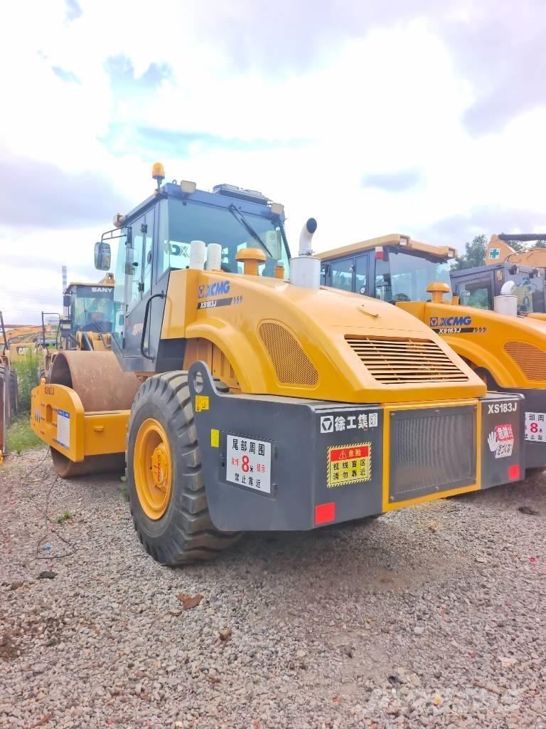 XCMG XS183J 單輪滾壓機
