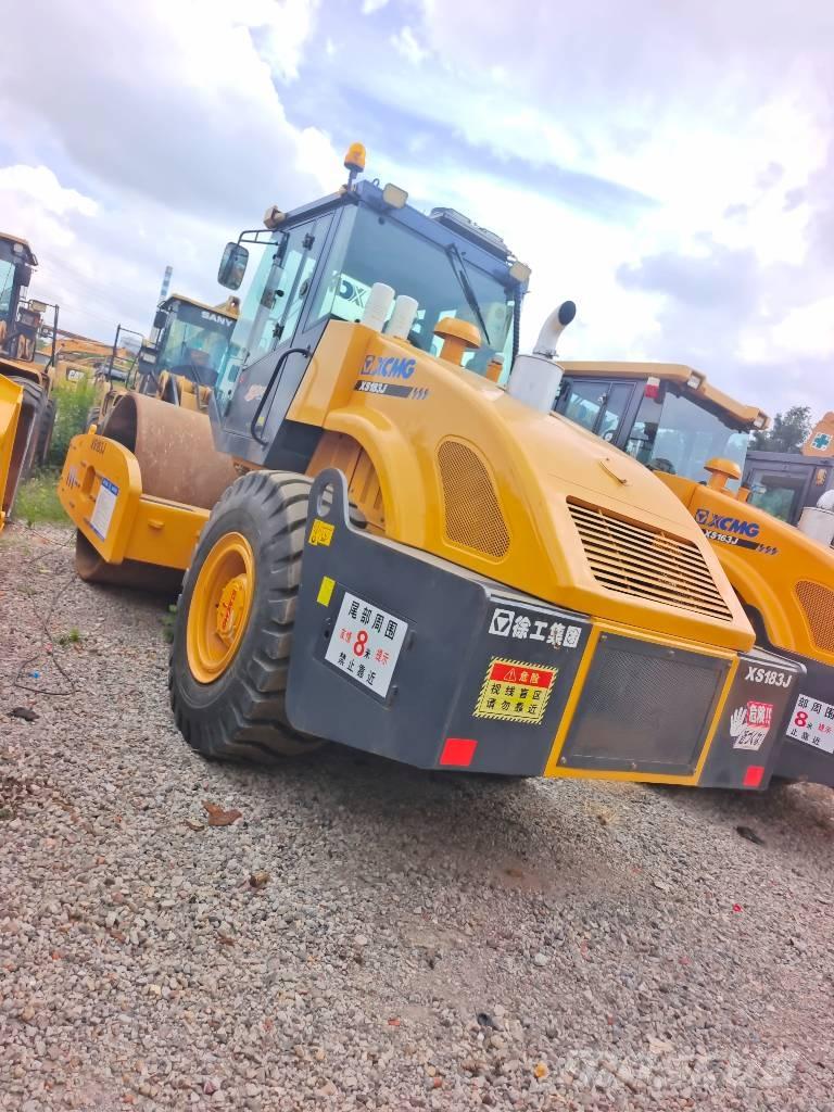XCMG XS183J 單輪滾壓機