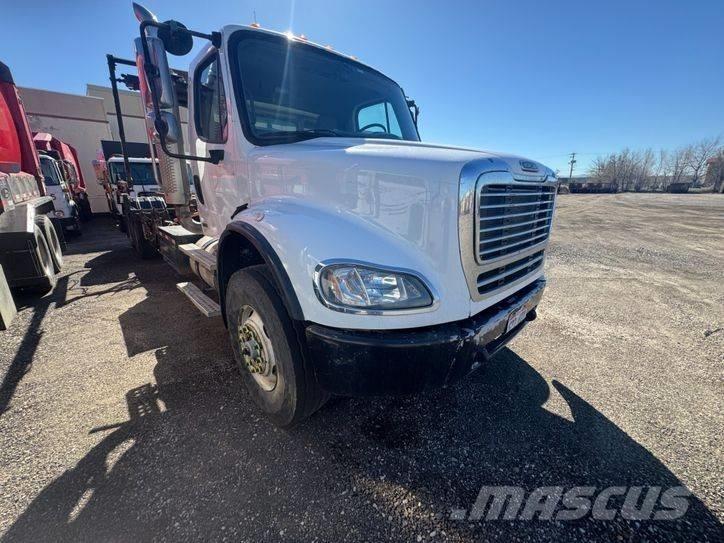 Freightliner M2 起重可拆卸式卡車