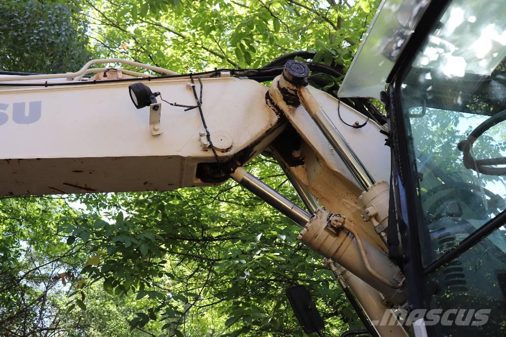 Komatsu PW 140-7 反鏟裝載機