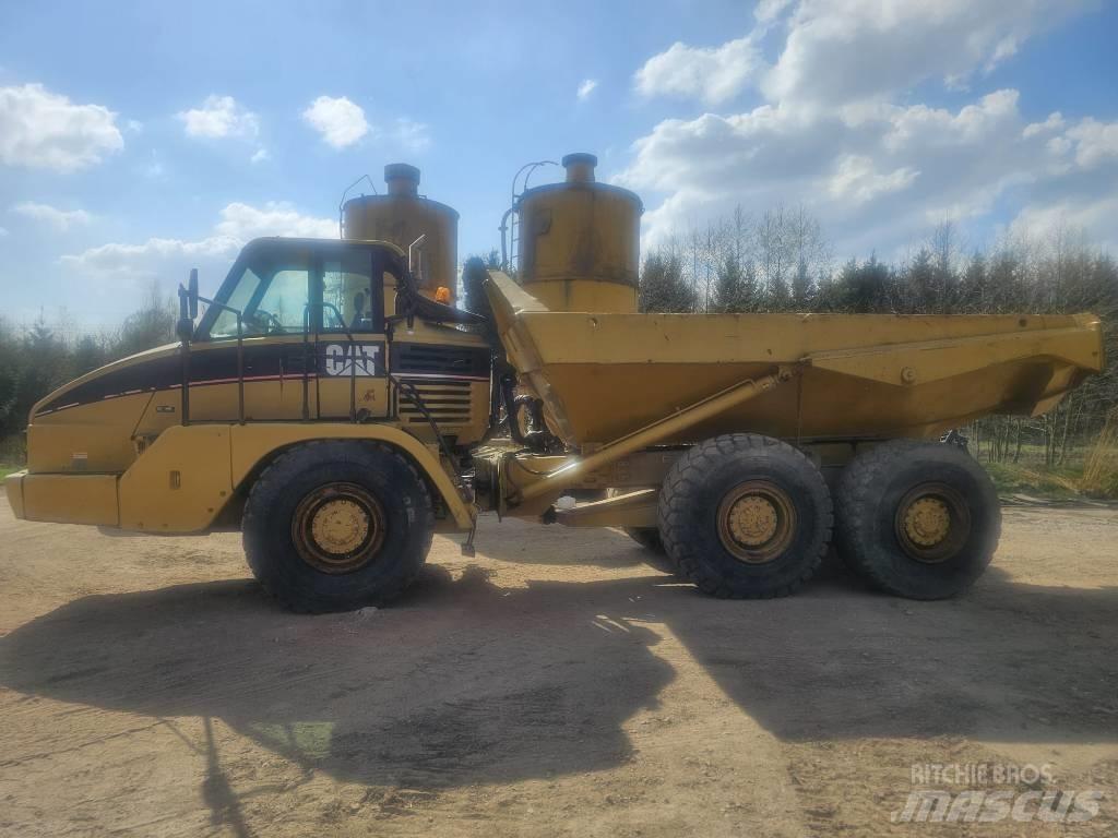 CAT 725 鉸接式起吊車