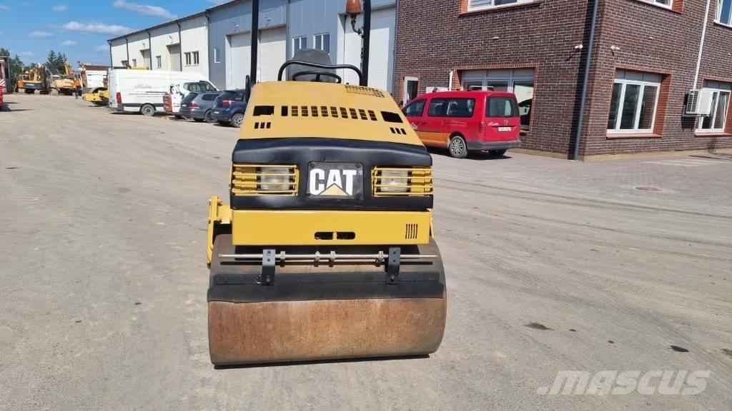 CAT CB 224 C 雙輪滾壓機