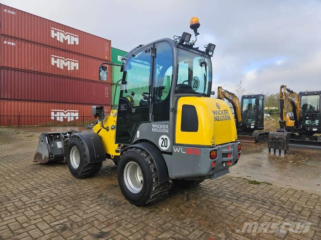 Wacker Neuson WL 25 輪胎式裝載機