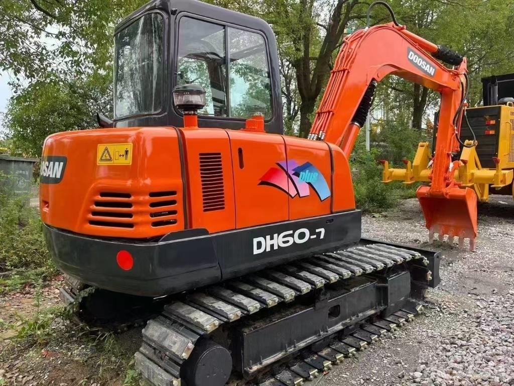 Doosan DH 60-7 小型挖土機/掘鑿機<7t(小型挖掘機)