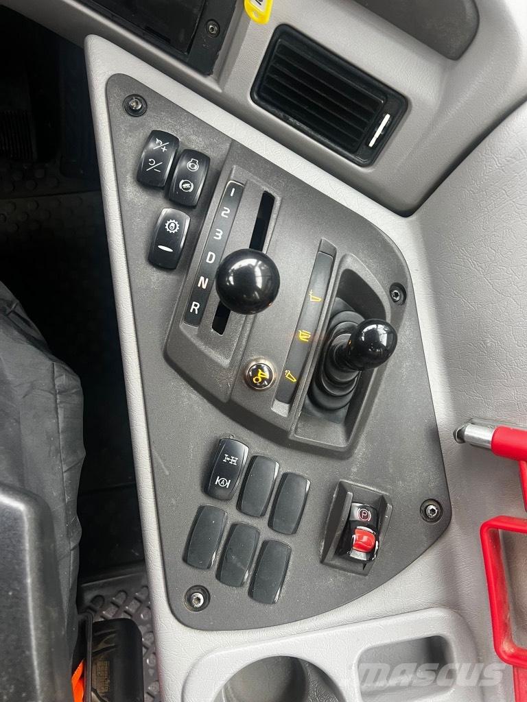 Volvo A 30 G 鉸接式起吊車