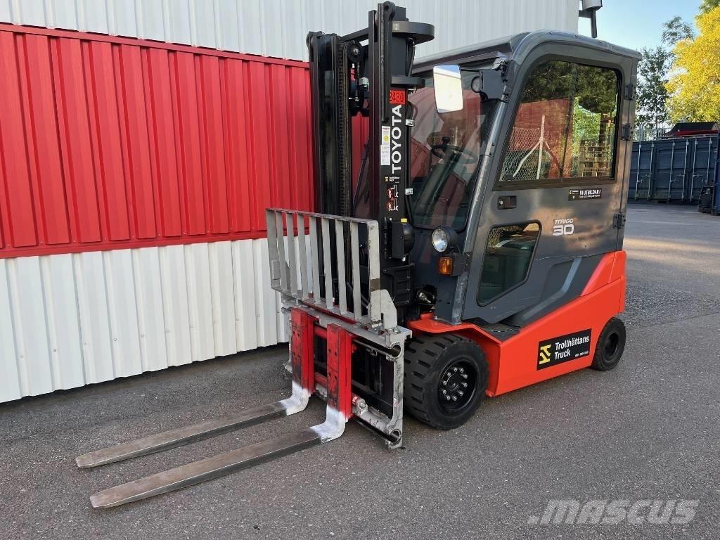 Toyota 8 FBMKT 30 電動堆高機