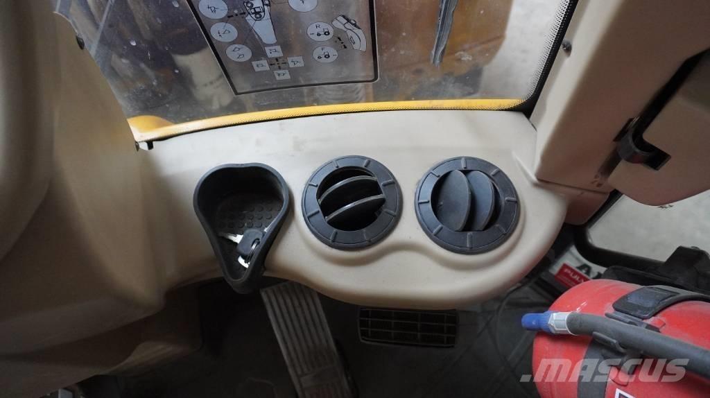 Hydrema 906 E 反鏟裝載機