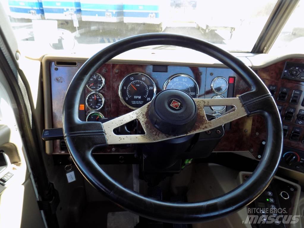 International 9200 i 曳引機組件