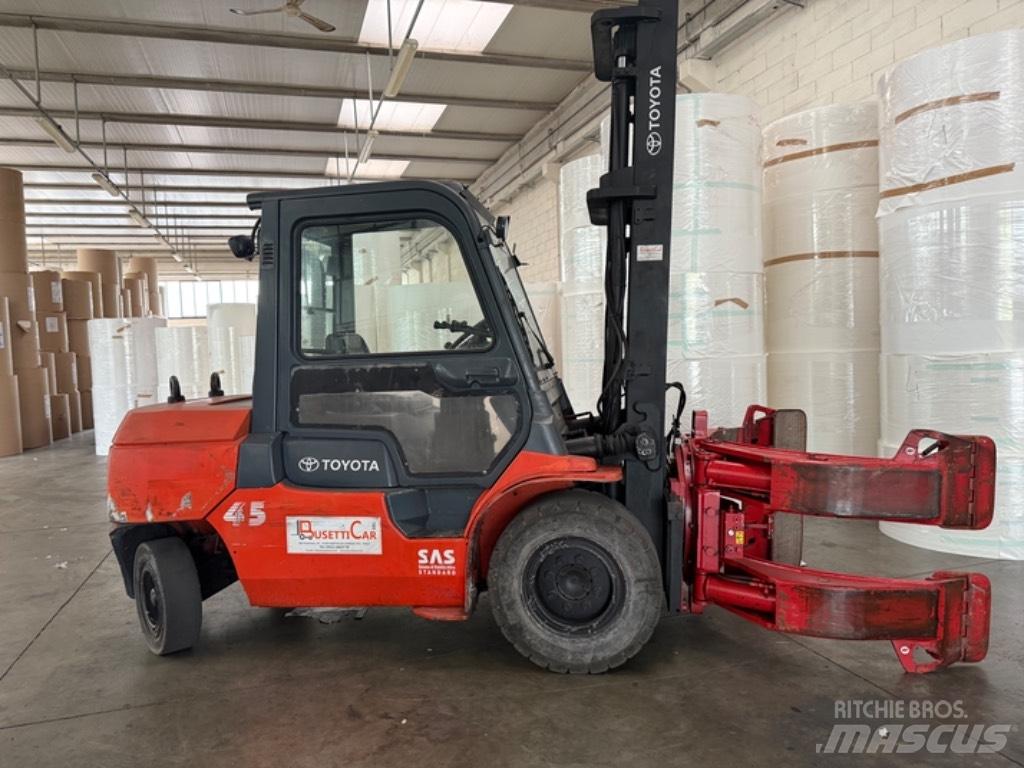 Toyota 02-7 FD 40 柴油卡車