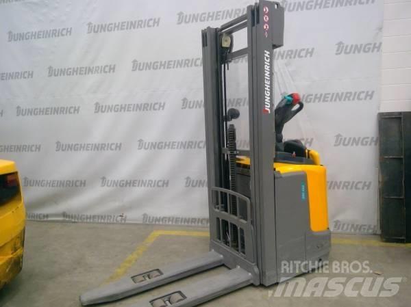 Jungheinrich ERC 212 自走式堆積機