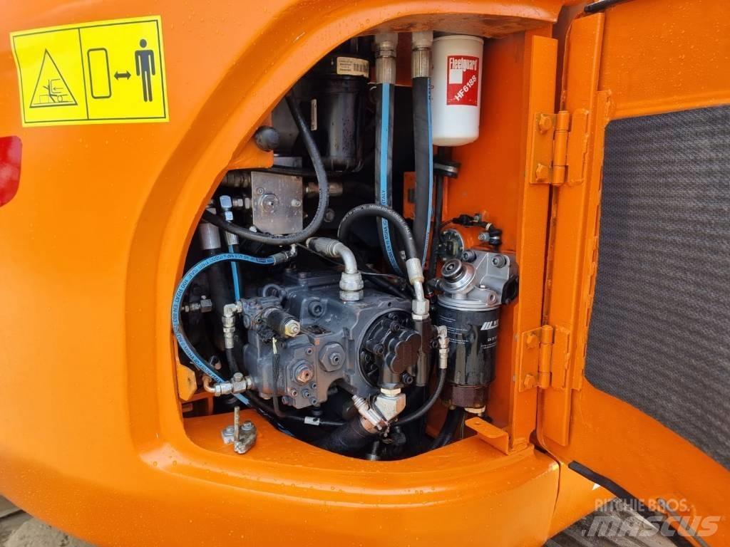 Doosan DX 140 LC-3 履帶式 挖土機/掘鑿機/挖掘機