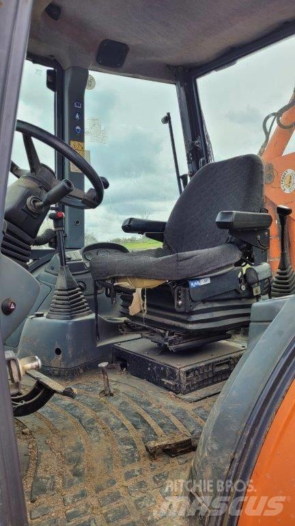 Fiat-Hitachi FB 100 反鏟裝載機