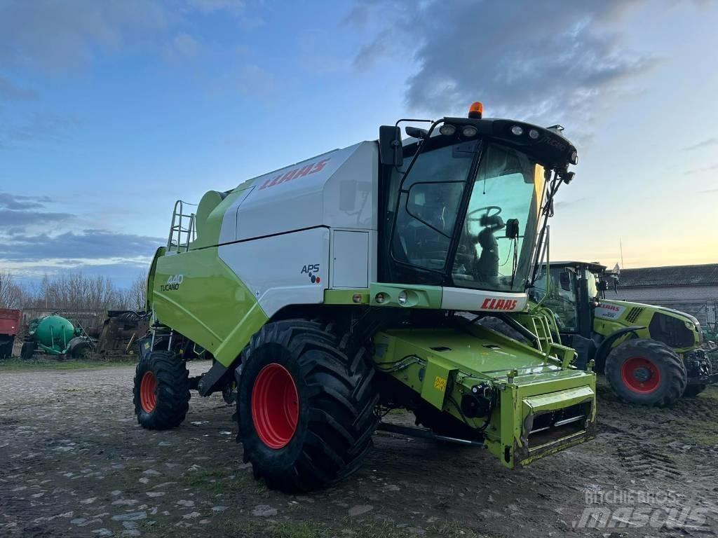 CLAAS Tucano 440 聯合收穫機