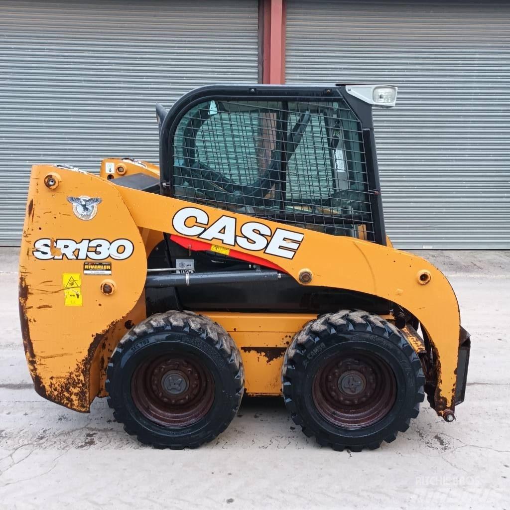 CASE SR 130 滑移轉向裝載機