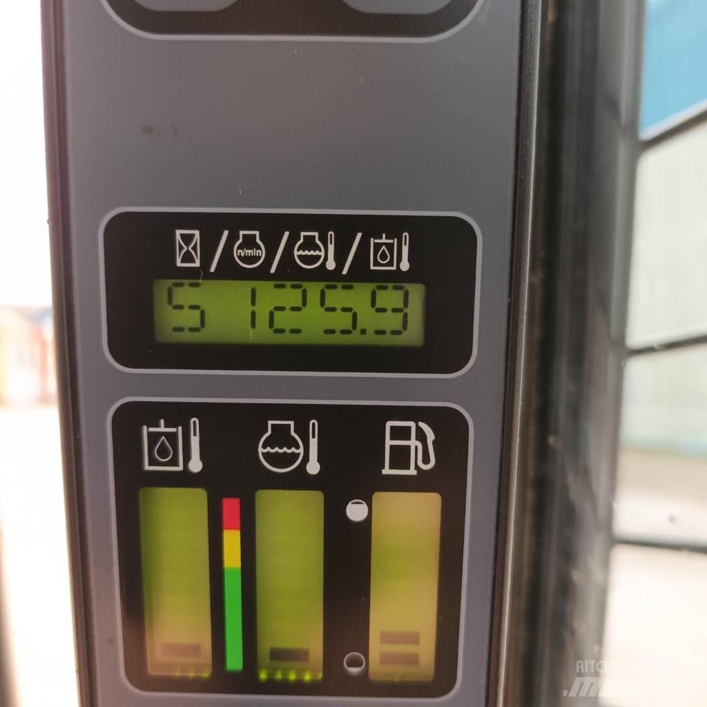 CASE SR 130 滑移轉向裝載機