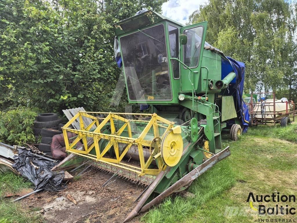 John Deere 935 聯合收穫機