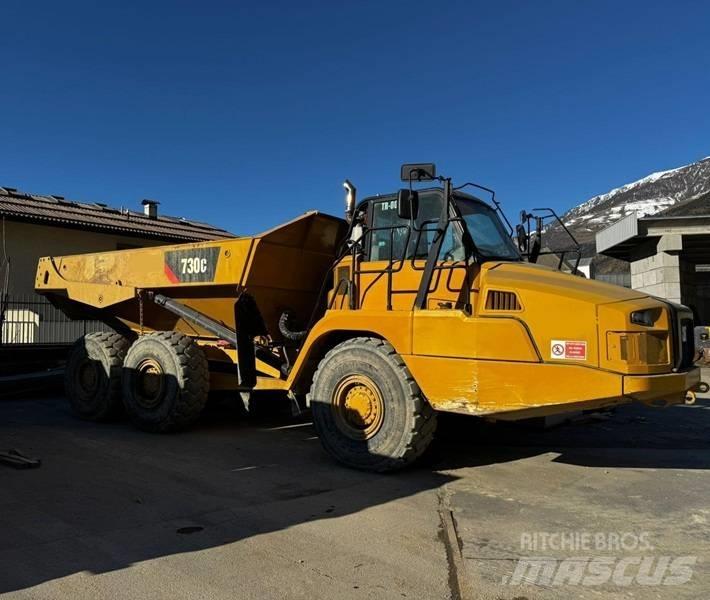 CAT 730 C 鉸接式起吊車
