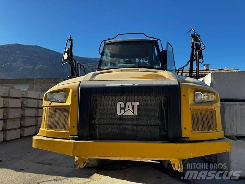 CAT 730 C 鉸接式起吊車
