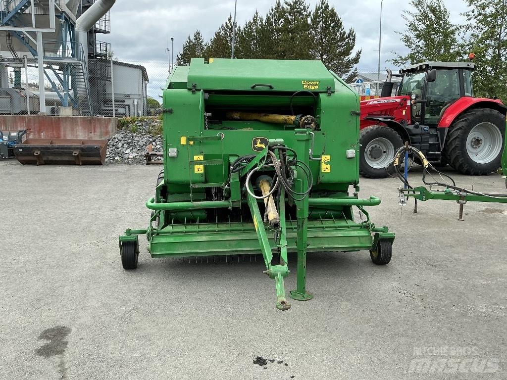 John Deere 644 圓型牧草打包機