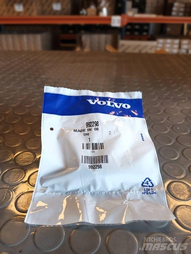 Volvo NIPPLE 992298 其他組件