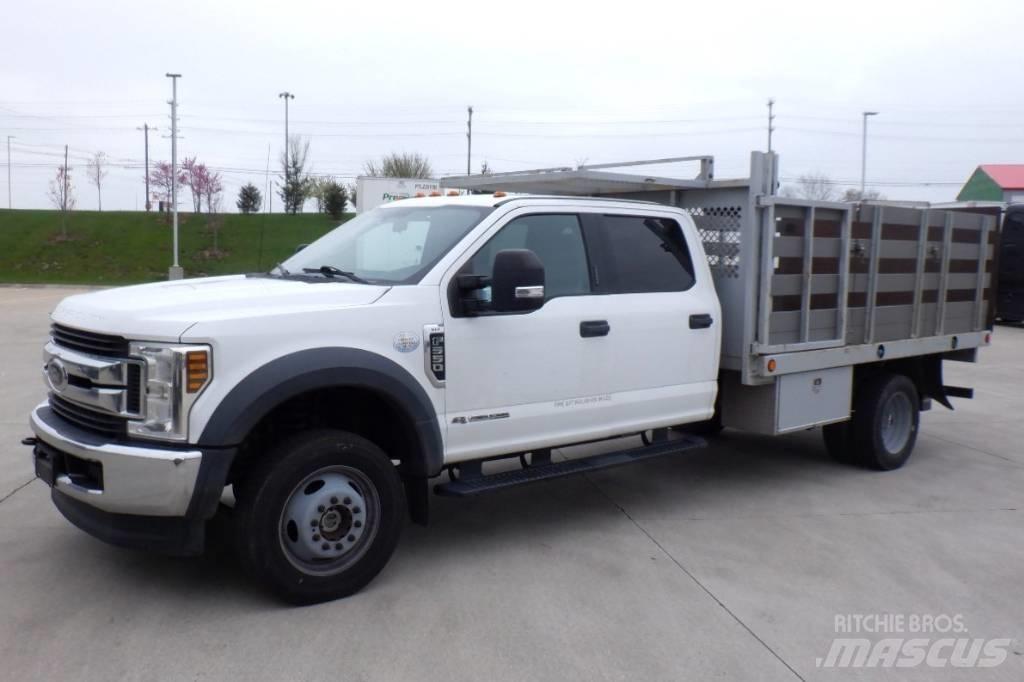 Ford F 550 XLT SD 平板式/側卸式卡車
