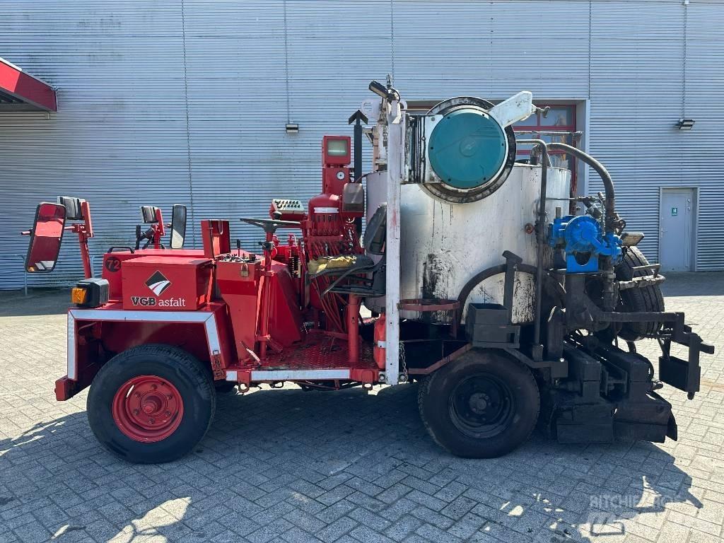 Burtec TSM 1000 L 瀝青噴灑器