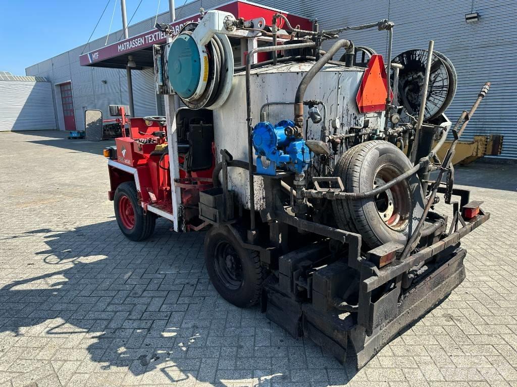 Burtec TSM 1000 L 瀝青噴灑器