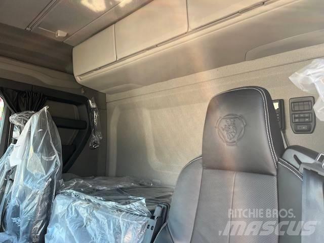 Scania R 560 起重機卡車