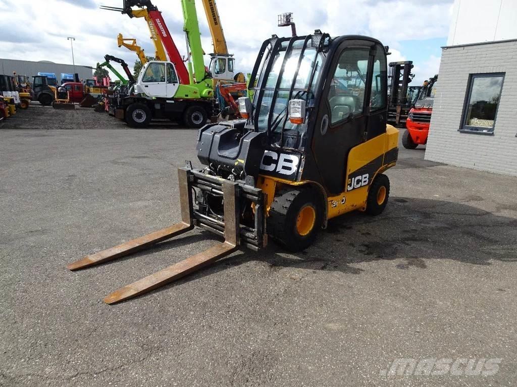 JCB TLT30 伸縮臂操作車