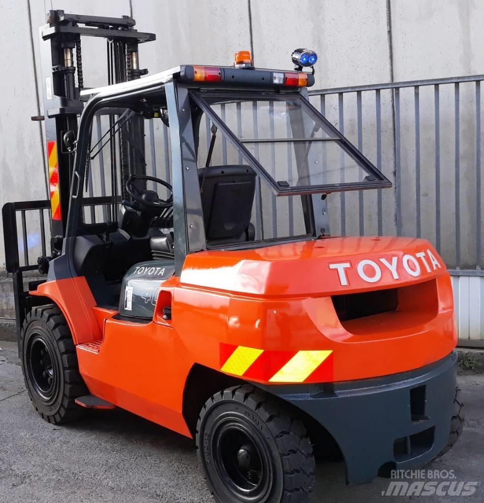 Toyota 7 FD 40 柴油卡車