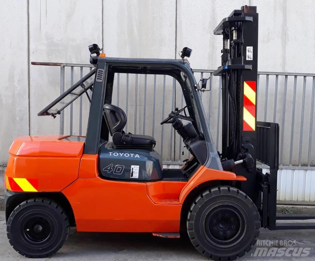Toyota 7 FD 40 柴油卡車